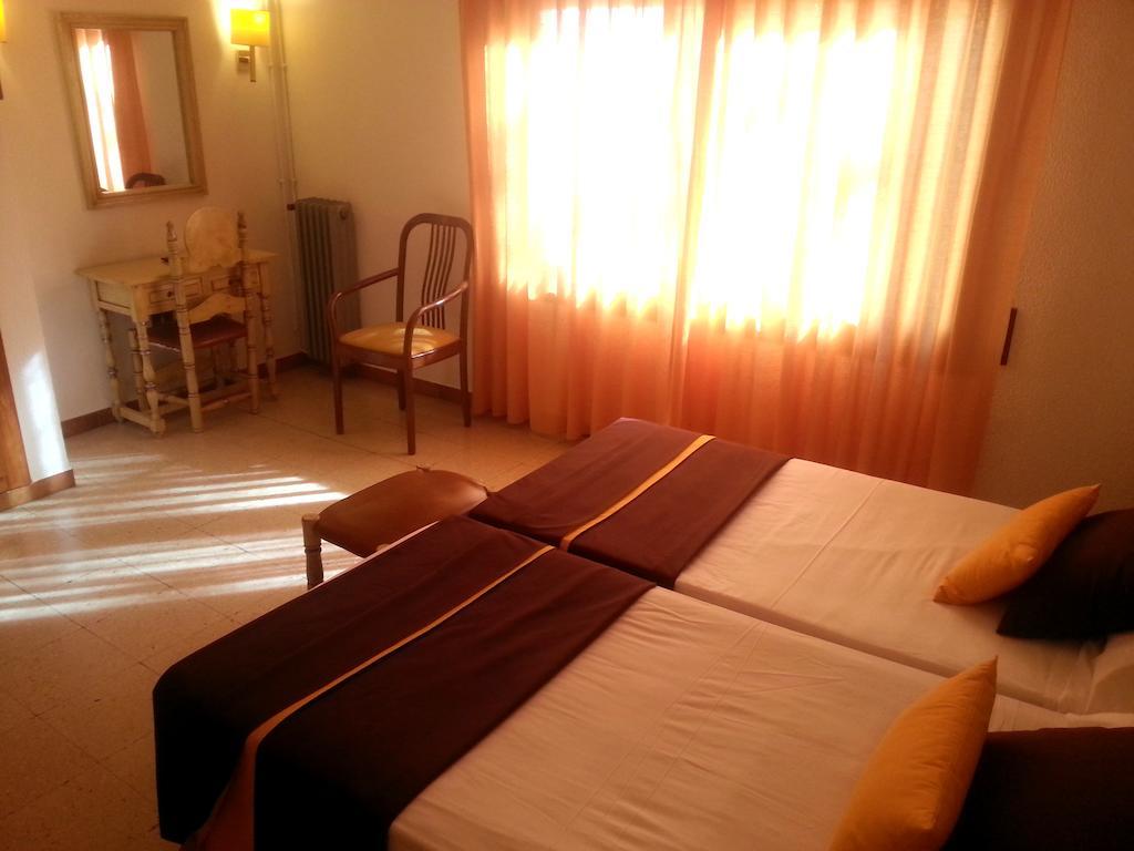 Hotel Hostal Del Sol Sant Feliu de Guíxols Kültér fotó