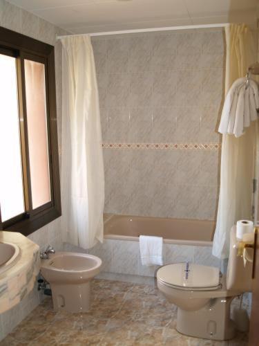 Hotel Hostal Del Sol Sant Feliu de Guíxols Kültér fotó