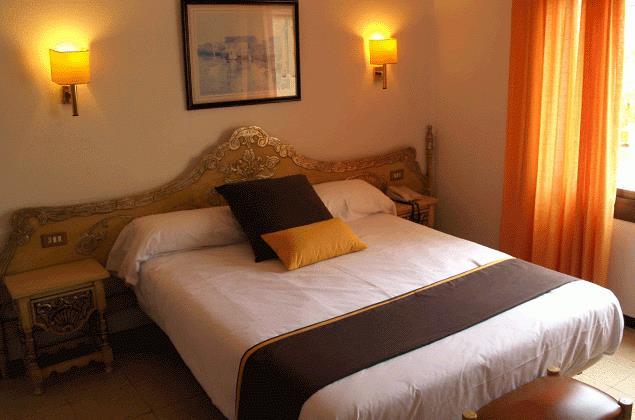 Hotel Hostal Del Sol Sant Feliu de Guíxols Kültér fotó