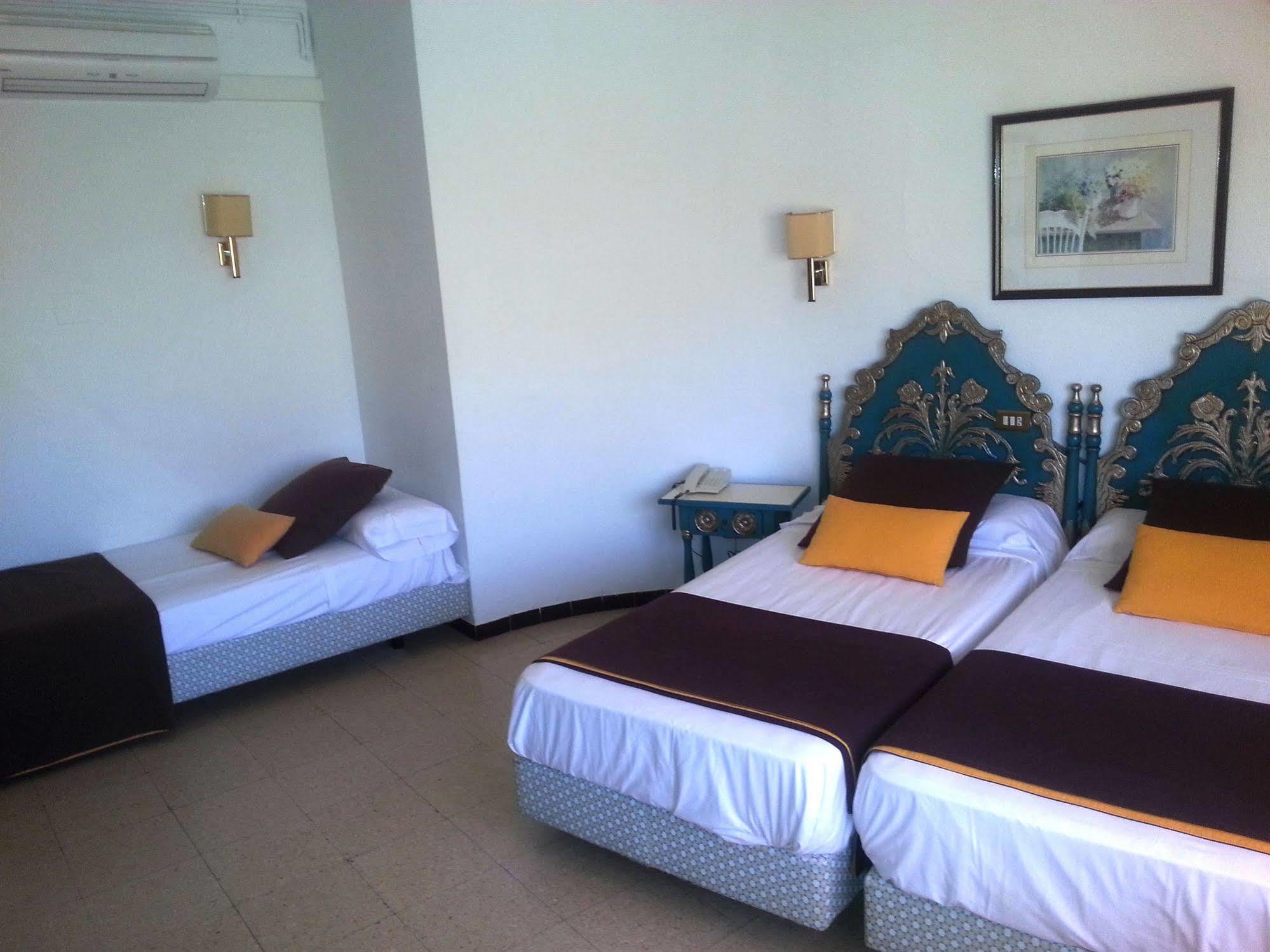 Hotel Hostal Del Sol Sant Feliu de Guíxols Kültér fotó