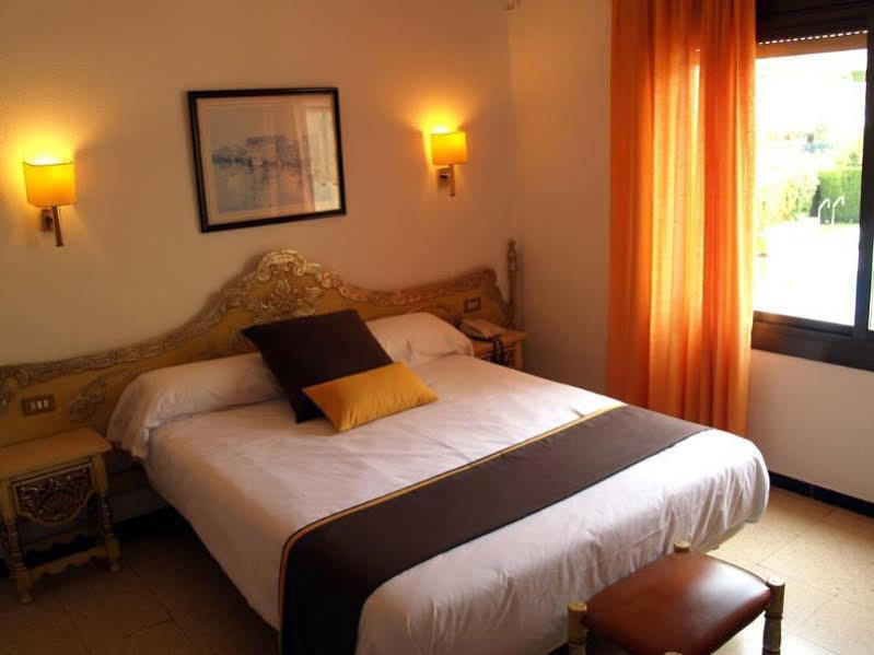 Hotel Hostal Del Sol Sant Feliu de Guíxols Kültér fotó