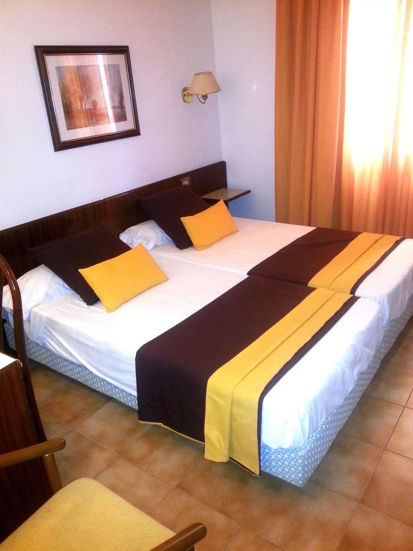 Hotel Hostal Del Sol Sant Feliu de Guíxols Kültér fotó