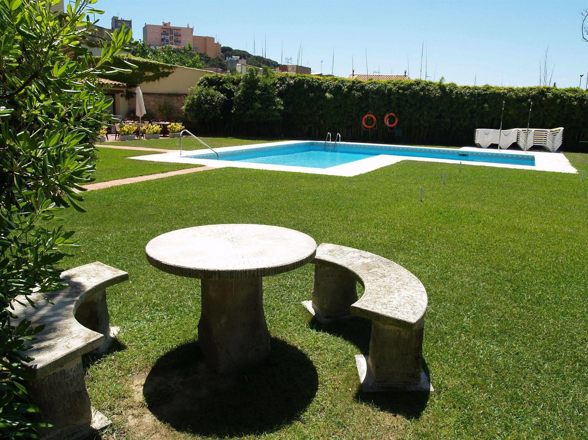 Hotel Hostal Del Sol Sant Feliu de Guíxols Kültér fotó
